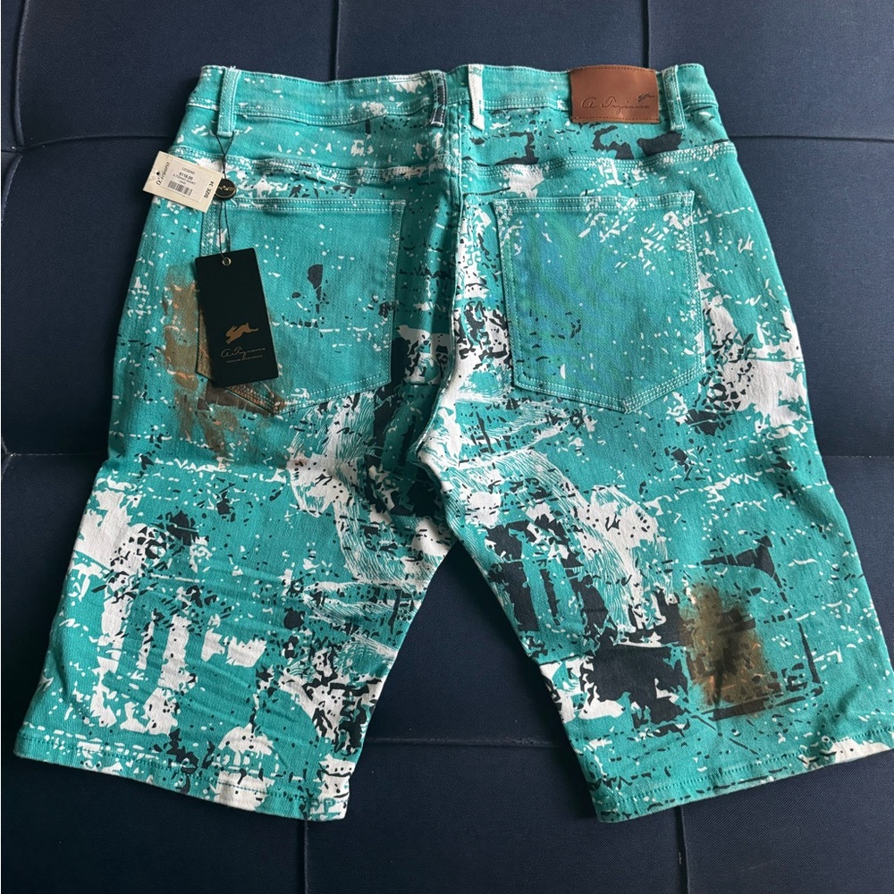 A Tiziano stylish shorts